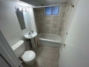 122 Maybourne Ave in Toronto, ON - Building Photo - Building Photo