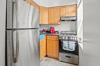 32-60 43rd St-Unit -2F in Queens, NY - Building Photo - Building Photo