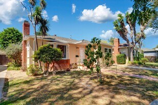 2511 Castle Heights Ave in Los Angeles, CA - Building Photo