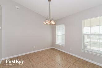 521 NW 32nd St in Cape Coral, FL - Building Photo - Building Photo