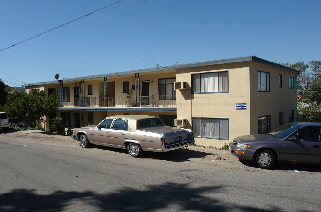 10255 Samoa Ave in Tujunga, CA - Building Photo