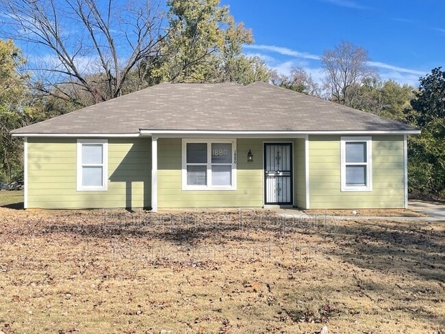 property at 1880 Pinedale Ave