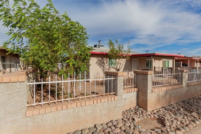 3622 W Sunland Ave in Phoenix, AZ - Building Photo - Building Photo