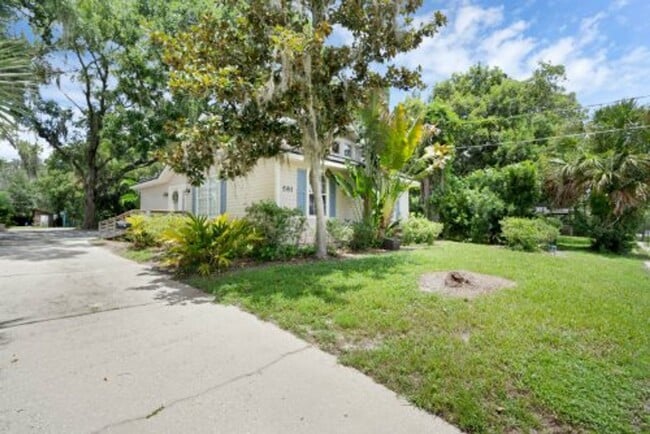 581 E Horatio Ave in Maitland, FL - Building Photo - Building Photo