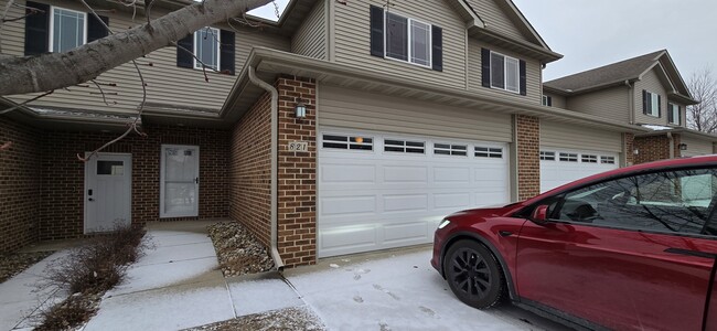 property at 821 SE Crossings Ln