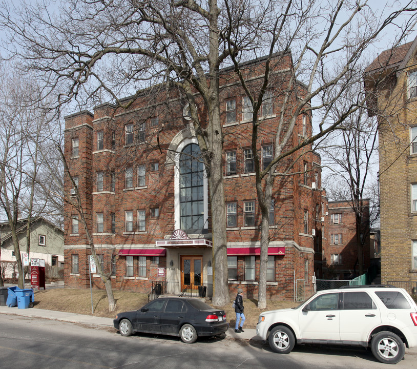 Victoria Gardens in Toronto, ON - Building Photo