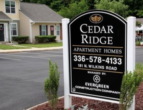 Cedar Ridge Apartments in Haw River, NC - Foto de edificio - Building Photo