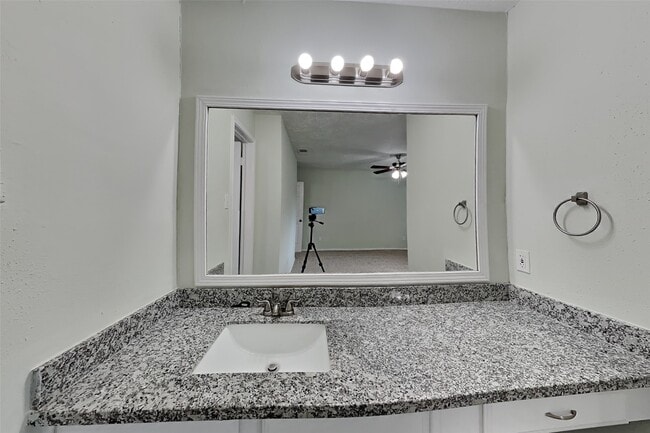 19111 Ruble Dr in Houston, TX - Building Photo - Building Photo