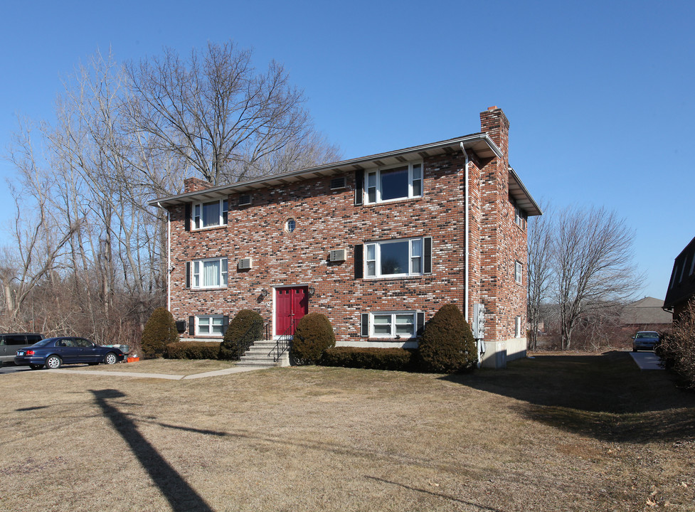 32 Preston Ter in Waterbury, CT - Building Photo