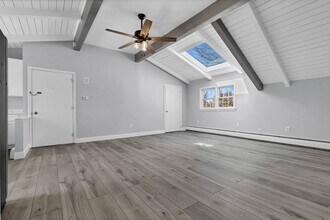 15 Sunset Terrace in Essex, CT - Building Photo - Building Photo