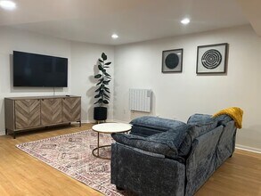 632 NE Russell St, Unit #2 in Portland, OR - Building Photo - Building Photo