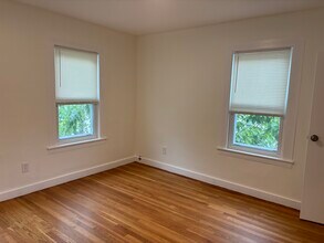 79 Pleasant St, Unit 3 in Stoneham, MA - Building Photo - Building Photo