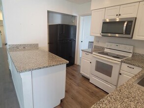 6290 Coniston Terrace in North Port, FL - Building Photo - Building Photo