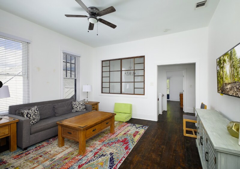 118 Delaware St in San Antonio, TX - Building Photo