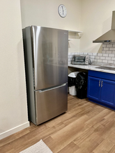 21825 Valerio St in Los Angeles, CA - Building Photo - Building Photo