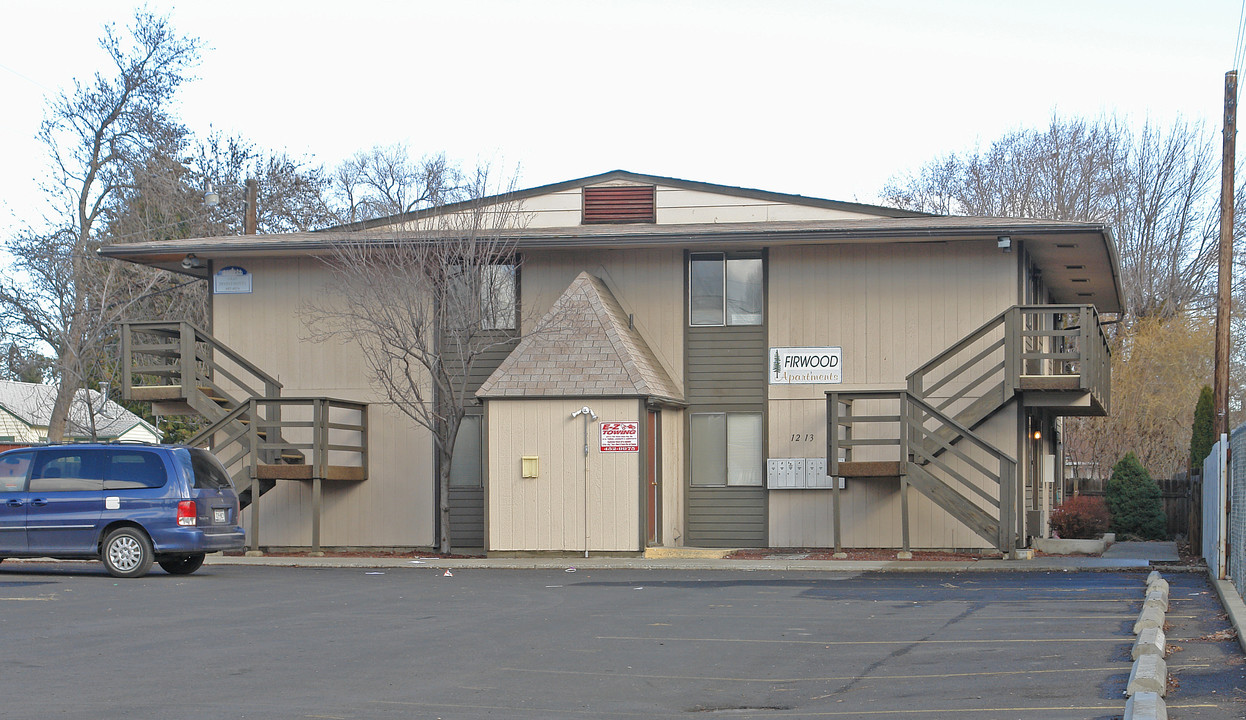 1213 S 16th Ave in Yakima, WA - Building Photo