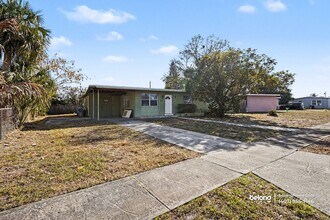 865 Canada St NE in Palm Bay, FL - Foto de edificio - Building Photo