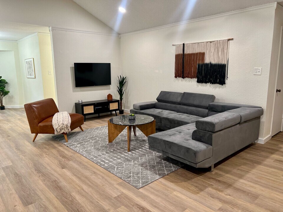 1704 Foxfire Dr in Round Rock, TX - Foto de edificio