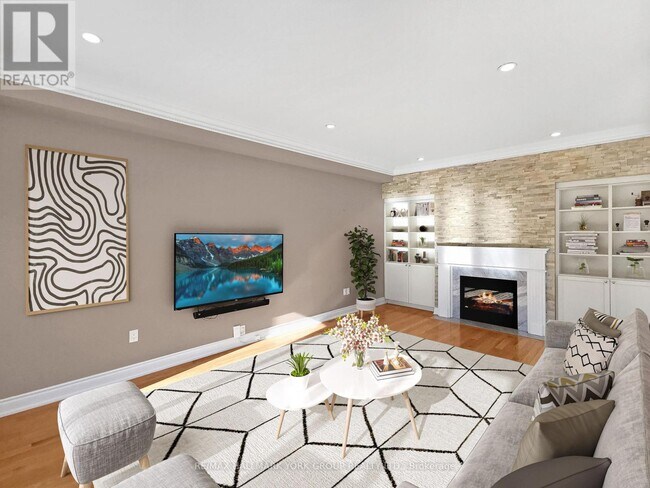311 Twin Hills Crescent in Vaughan, ON - Building Photo - Building Photo
