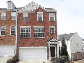 4699 Creekside Villas Way in Smyrna, GA - Building Photo