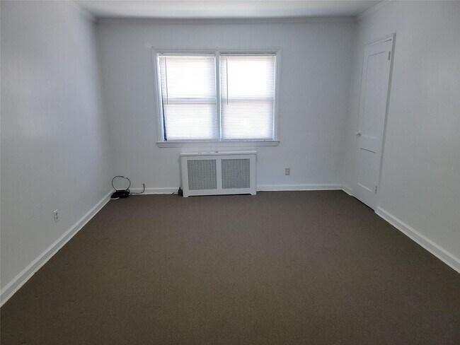 116-03 Newburg St-Unit -2nd Fl in Queens, NY - Building Photo - Building Photo