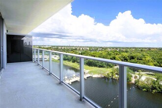 16385 Biscayne Blvd, Unit 904 in Aventura, FL - Building Photo - Building Photo
