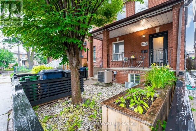 140 Millicent St in Toronto, ON - Building Photo - Building Photo