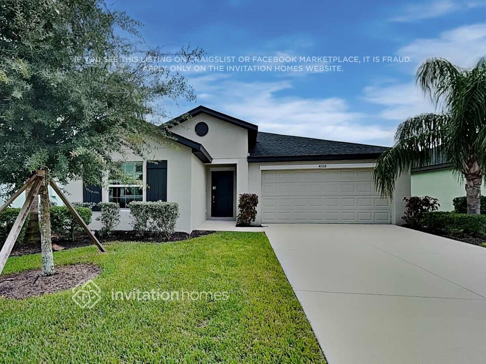 4268 Palatina Way in North Fort Myers, FL - Building Photo