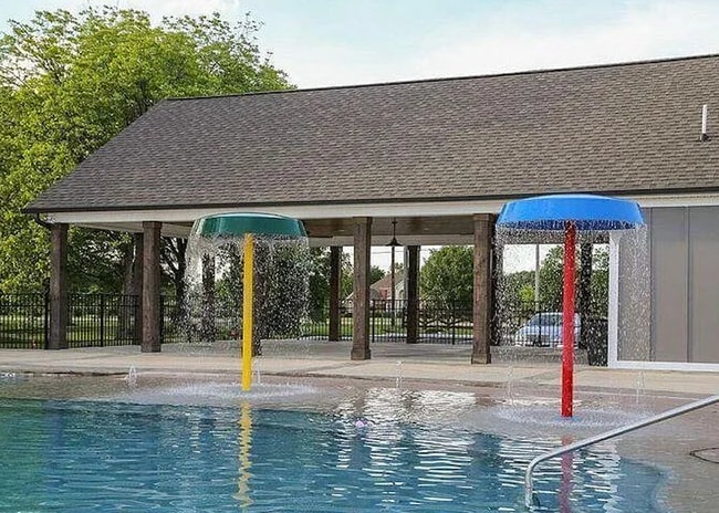 7458 White Pine Dr in Ooltewah, TN - Foto de edificio - Building Photo