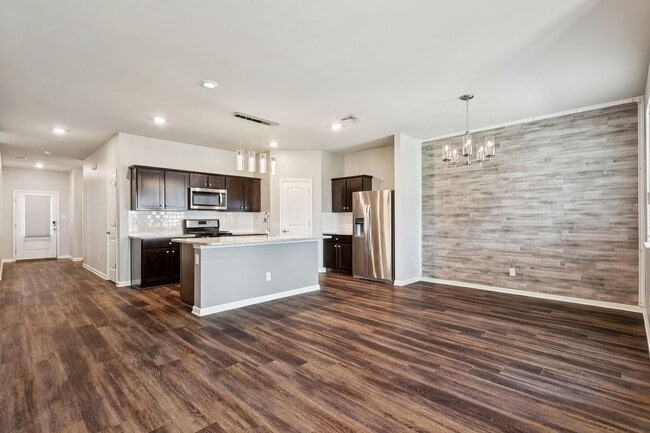 720 Lakeshore Village E in Slidell, LA - Foto de edificio - Building Photo