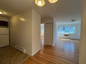 736 W Buena Ave, Unit 202 in Chicago, IL - Foto de edificio - Building Photo