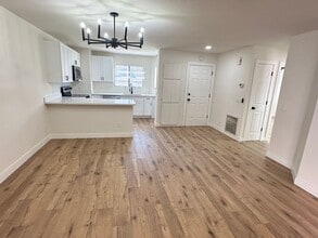 155 Sugarloaf St in Sedona, AZ - Foto de edificio - Building Photo
