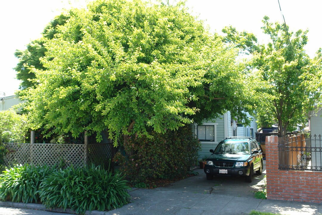 1432 Carleton St in Berkeley, CA - Building Photo