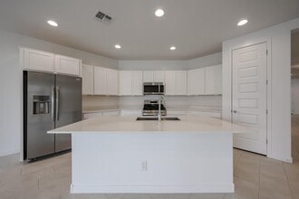 7814 W Hide Trl in Peoria, AZ - Building Photo - Building Photo