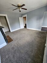 1624 Myrtle St in Erie, PA - Building Photo