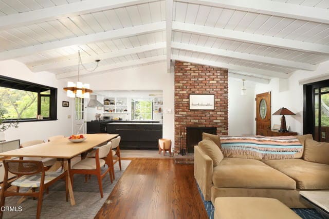 property at 400 Glenullen Dr