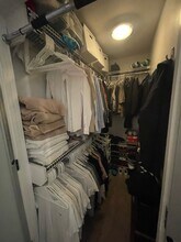 330 S Barrington Ave, Unit 210 in Los Angeles, CA - Building Photo - Building Photo