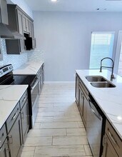 8203 Oak Knoll Ln in Houston, TX - Building Photo - Building Photo