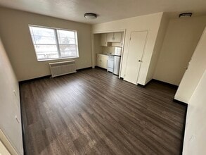 Virginia Junction in Baden, PA - Foto de edificio - Building Photo