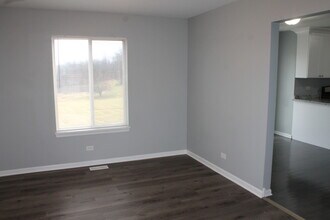 1253 E Essex Ct in Round Lake Beach, IL - Building Photo - Building Photo
