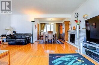 2 Everingham Ct in Toronto, ON - Building Photo - Building Photo