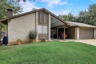 9011 Quail Valley Dr in Austin, TX - Building Photo