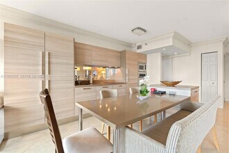 3530 Mystic Pointe Dr, Unit 1714 in Aventura, FL - Building Photo - Building Photo