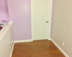 1007 41st St, Unit 211 in Oakland, CA - Building Photo - Building Photo