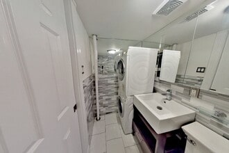 345 W 53rd St in New York, NY - Building Photo - Building Photo