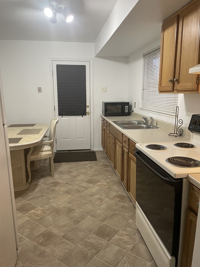 629 River Creek Rd in Chesapeake, VA - Building Photo - Building Photo