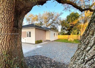 9995 NW 23rd Ave in Miami, FL - Building Photo - Building Photo