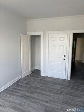 351 Greenwich Ave in Greenwich, CT - Foto de edificio - Building Photo