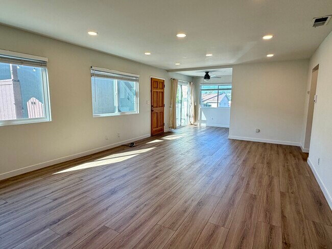 1114 W 163rd St, Unit 6 in Gardena, CA - Building Photo - Building Photo