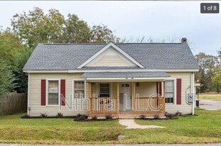 80 N Dunn St in Angier, NC - Building Photo